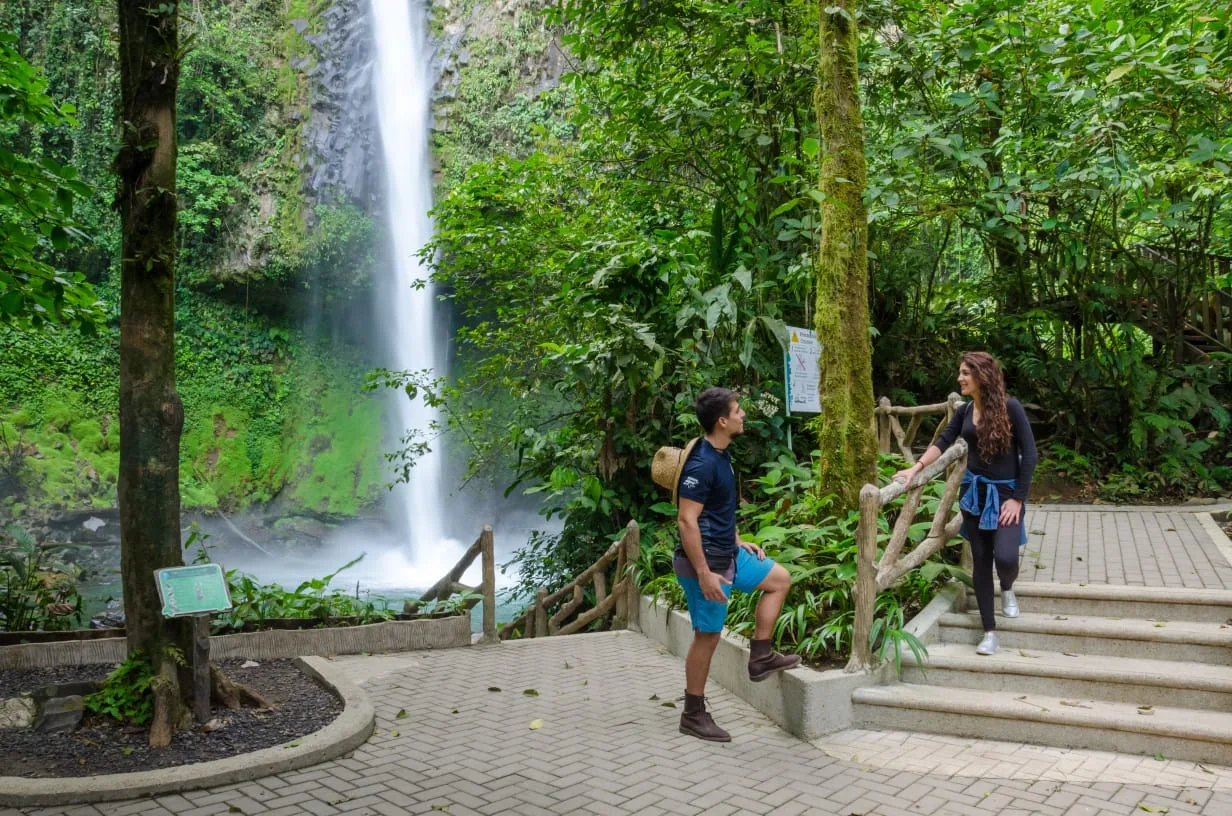 Minicombo 3 (Safari Float + Catarata de La Fortuna + Almuerzo) - 18